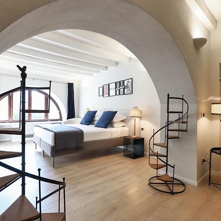 Elegant Rosales Apt. มิลาน ภายนอก รูปภาพ