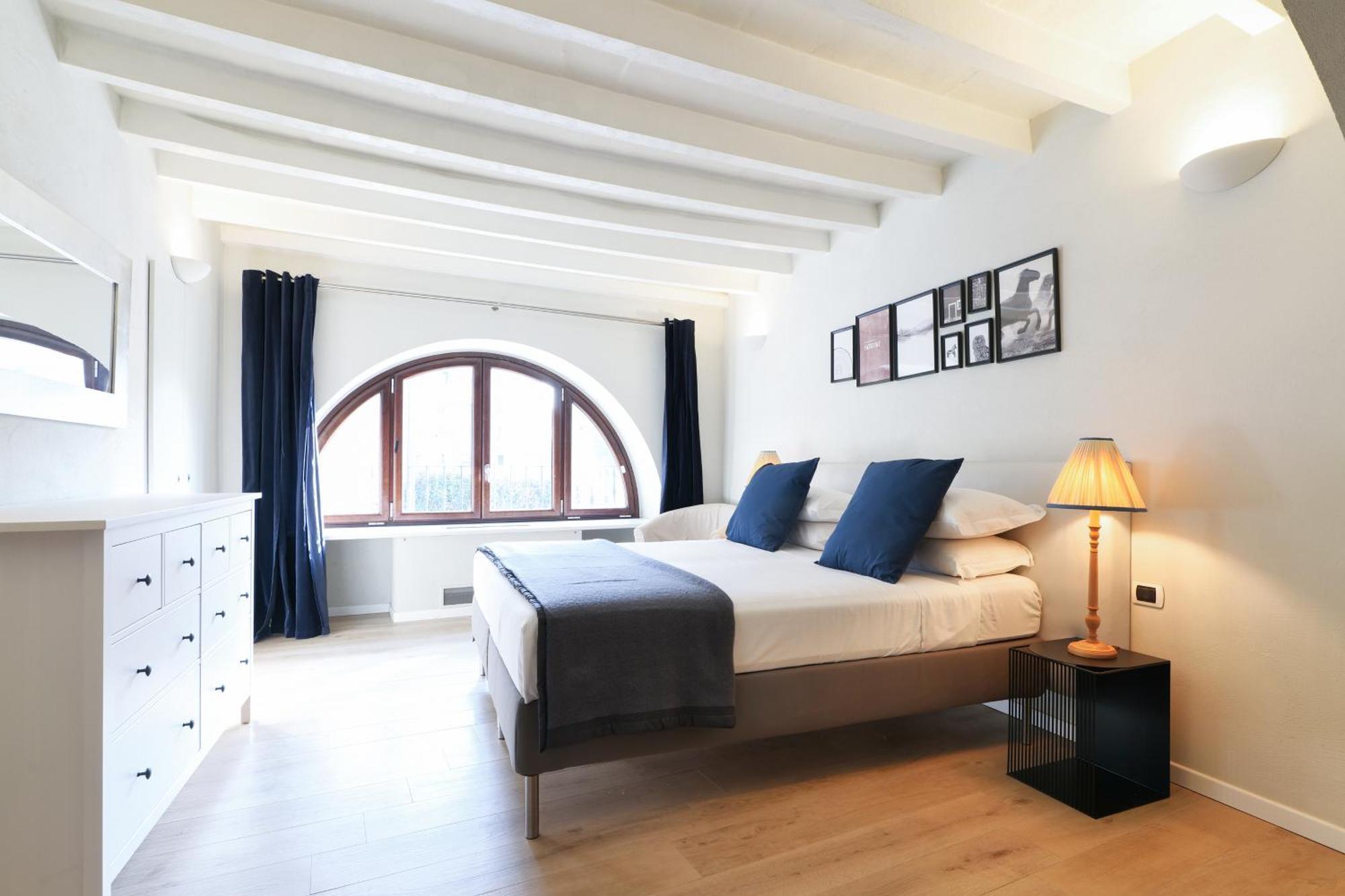Elegant Rosales Apt. มิลาน ภายนอก รูปภาพ
